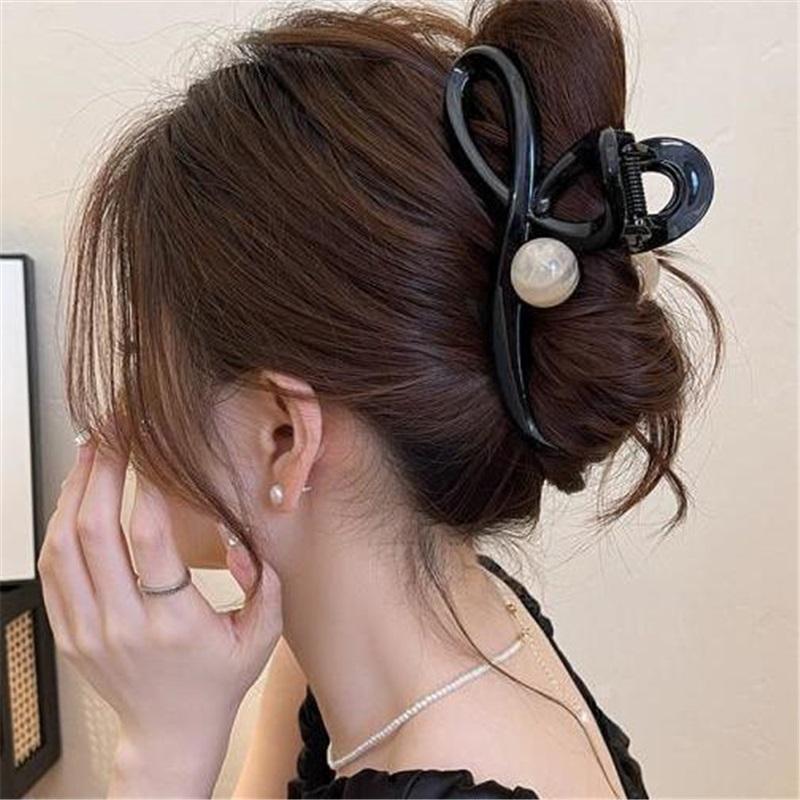 Simple Coffee Color Large Hair Claw Durable Shark Clip Elegant Back Head Updo Hair Clip Women Summer Daily Hair Accessories