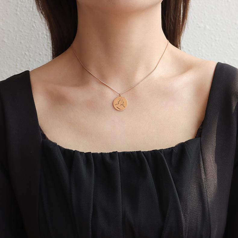 

Минималистичное ожерелье с абстрактным лицом, нарисованным от руки, из титановой стали (P487)