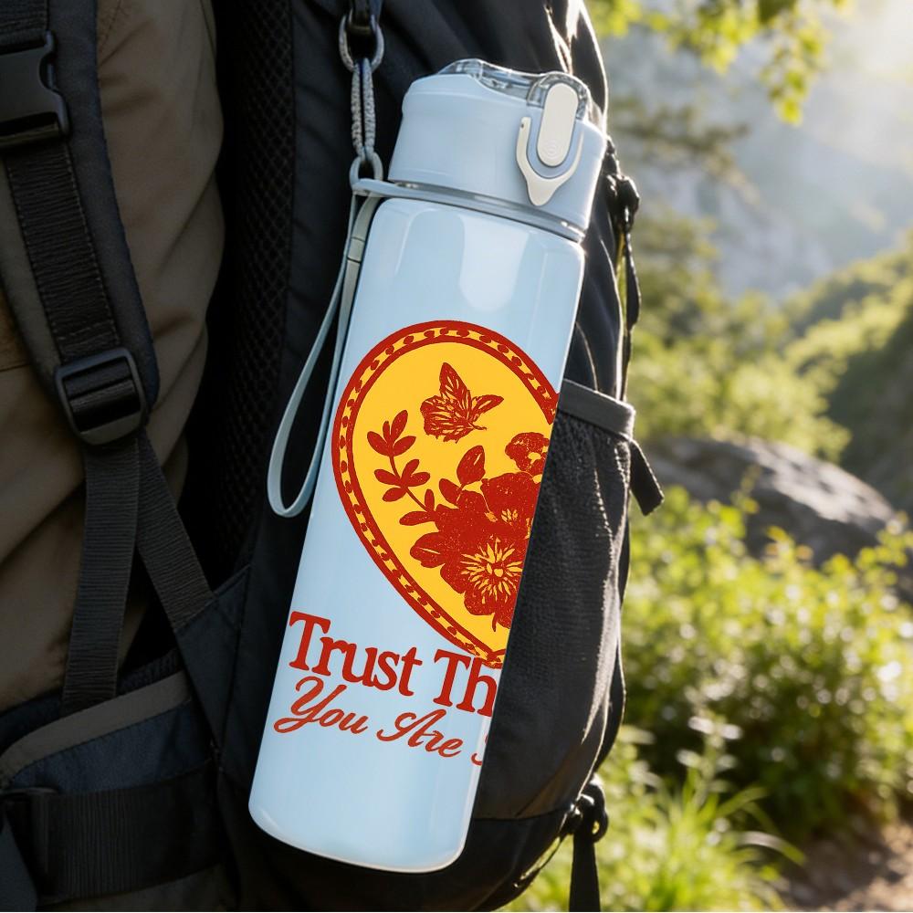 1PC Trust The Seeds Vintage Heart Print 750ml Color Plastic Sports Water Bottle Leakproof Flip Straw Lid Suitable for Sports Office Home Use