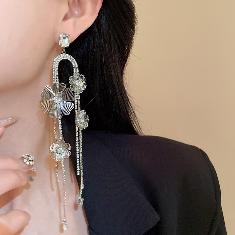 Diamond-Studded Silver Flower Tassel Earrings: Luxurious European and American Style, Elegant & Chic Dangle Earrings for Women