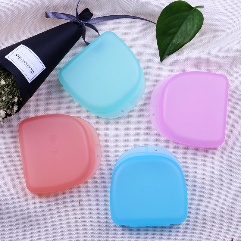 Portable Dental Retainer and Aligner Storage Case