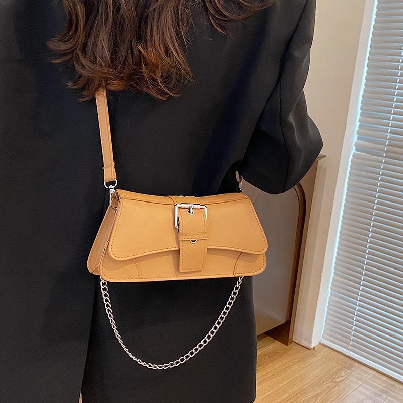 Retro light luxury high-value shoulder bag autumn new fashion simple commuter crossbody armpit small square bag
