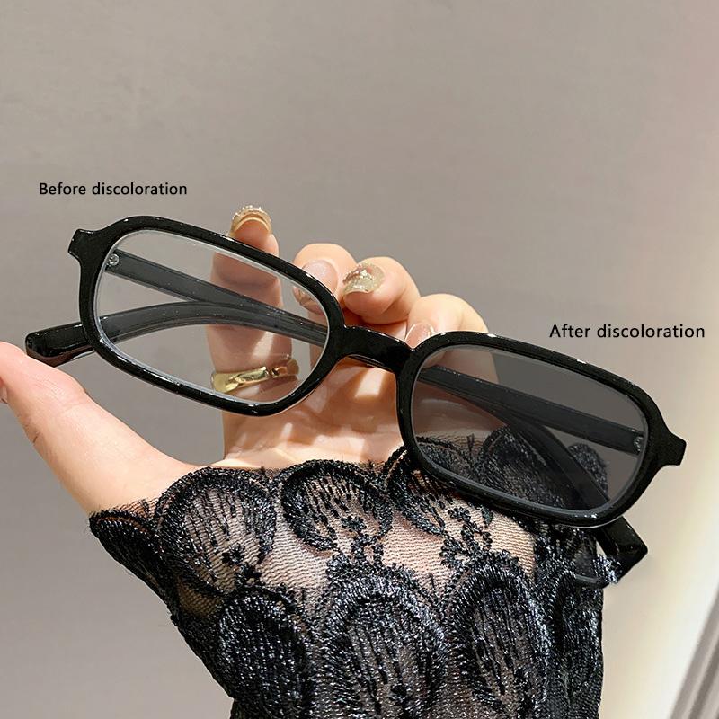 

Oval Frame Photosensitive Color Change Printing Hot Style Super Light Anti-blue Light Myopia Glasses For Men And Women 9647-1 -75 чорний