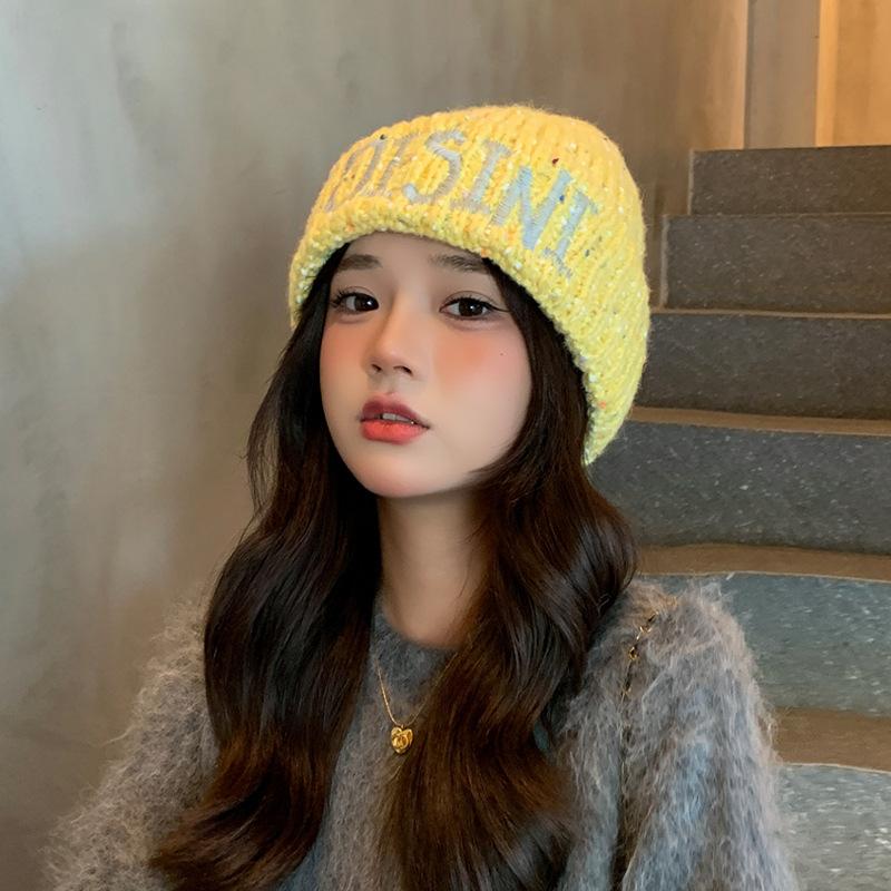 Damen Wintermütze mit Ohrenschützer, warm, dick, mit Stickerei, Buchstaben, Strickmütze, süße süße Mütze