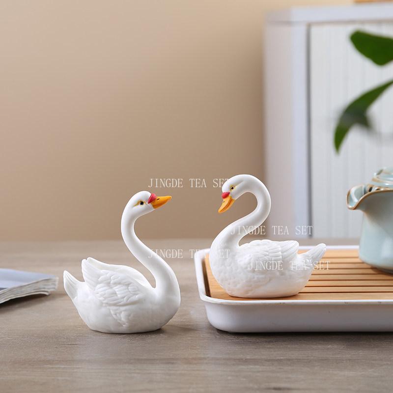 1pcs Ceramic Duck Tea Pet Home Desktop Decorations Cute Tea Ornaments Can Raise White Ducks Landscaping Small Animal Handicrafts