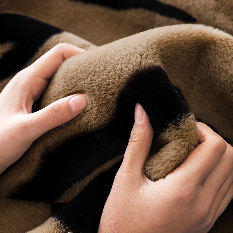 Cojín de felpa con forma especial para sofá Otoño e Invierno Cojín especial para sofá de cuero Funda irregular para sofá de lujo ligero Tela de cobertura universal