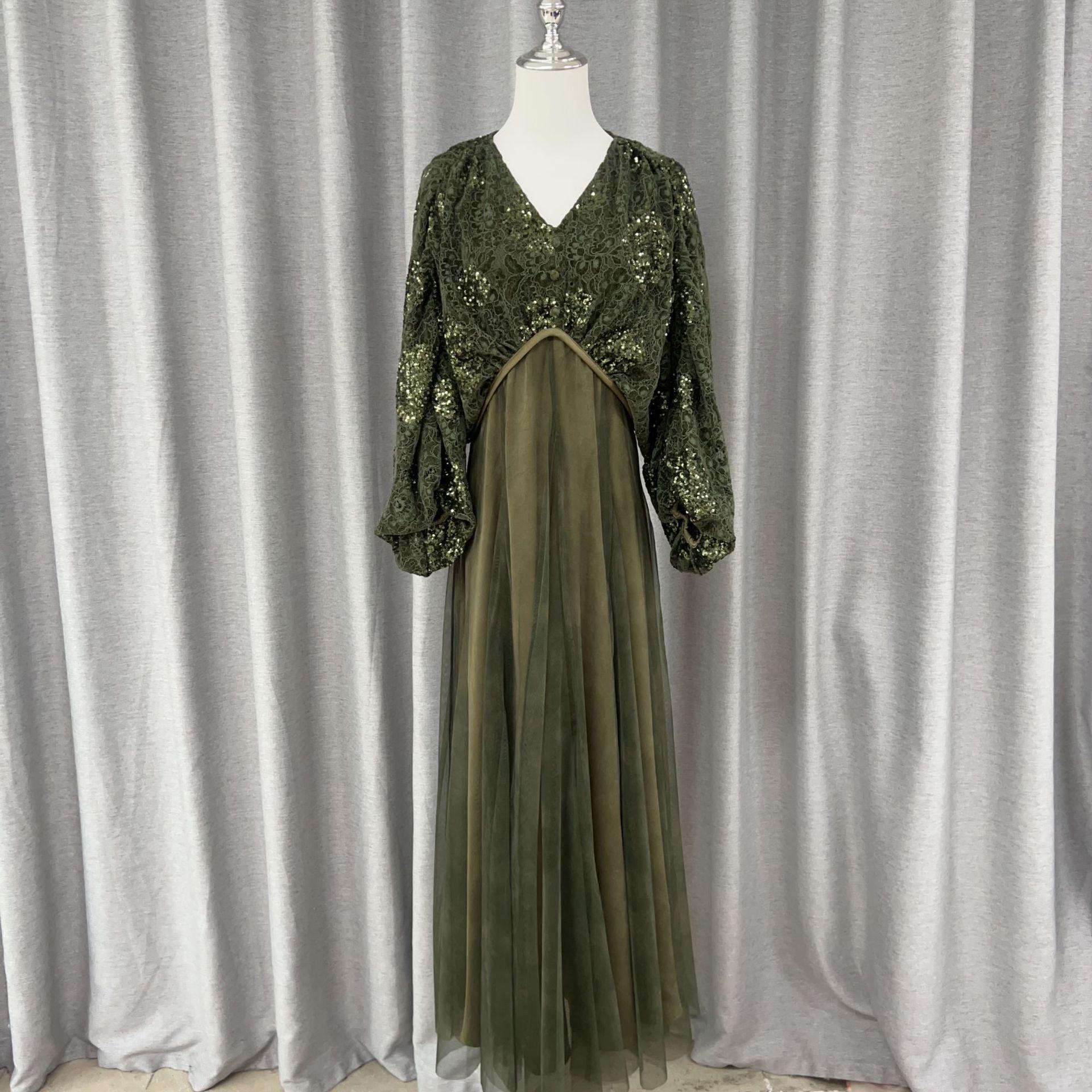 

Shang Xi 3D Sequin & Lace Gradient Mesh Dress Medium