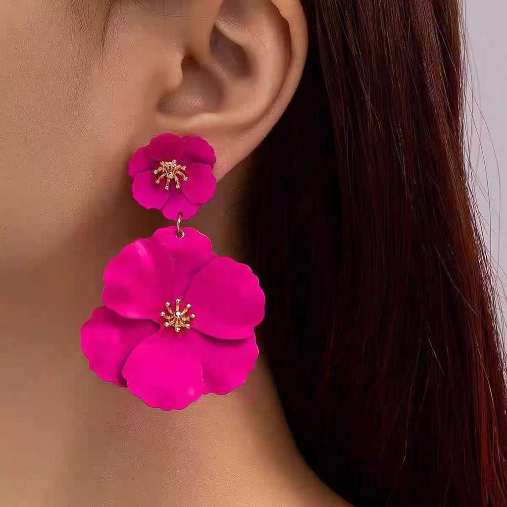 Unique Flower Studs Earrings Fashionable Colorful Dangle Statement Earrings Iron Texture Suitable for Youthful Women