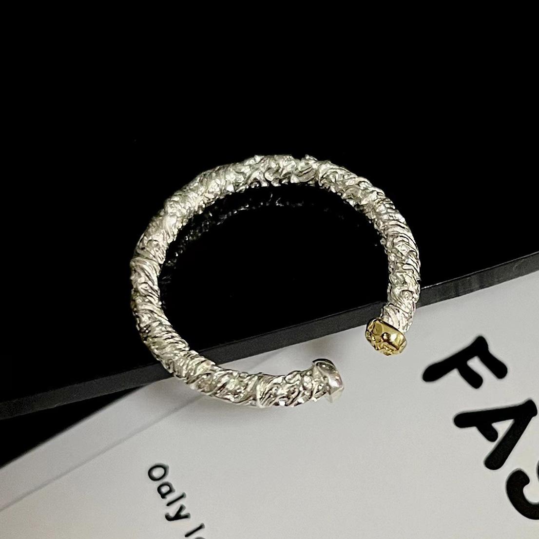 

Кольцо с узором из фольги Женское Инс Холодный ветер Нишевый дизайн Чувство Простое Темперамент Модная бижутерия Новинка