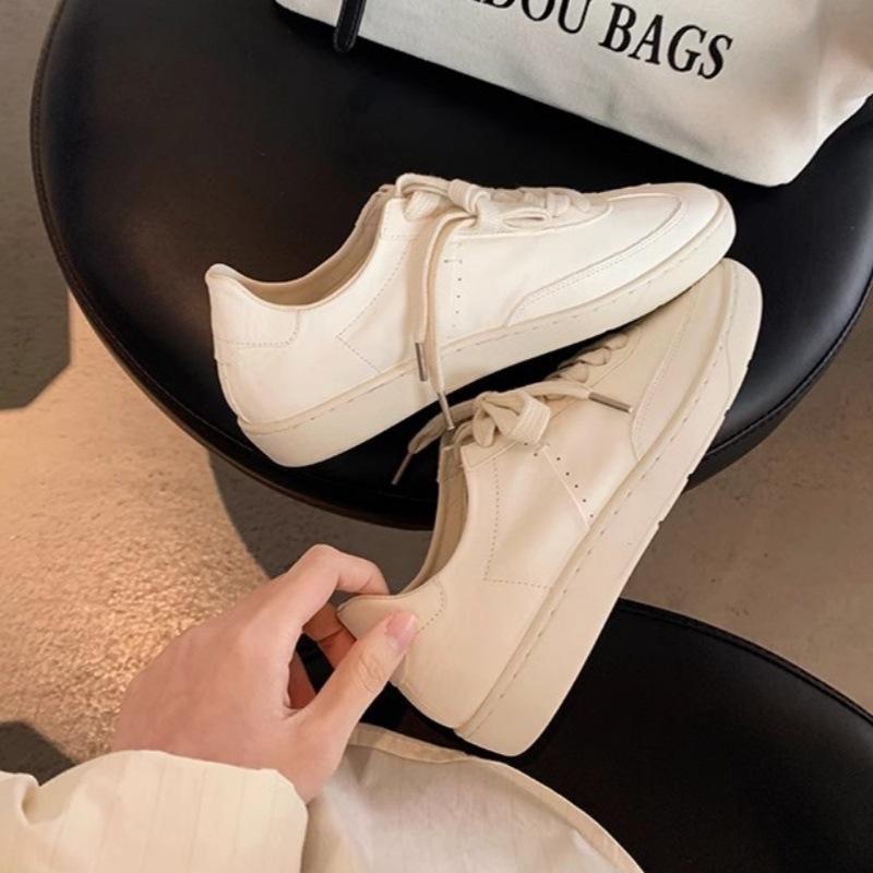 

Мягкая коровья кожа повседневные маленькие белые туфли женские новые кожаные универсальные дышащие с круглым носком спортивные на плоской подошве 40 белый