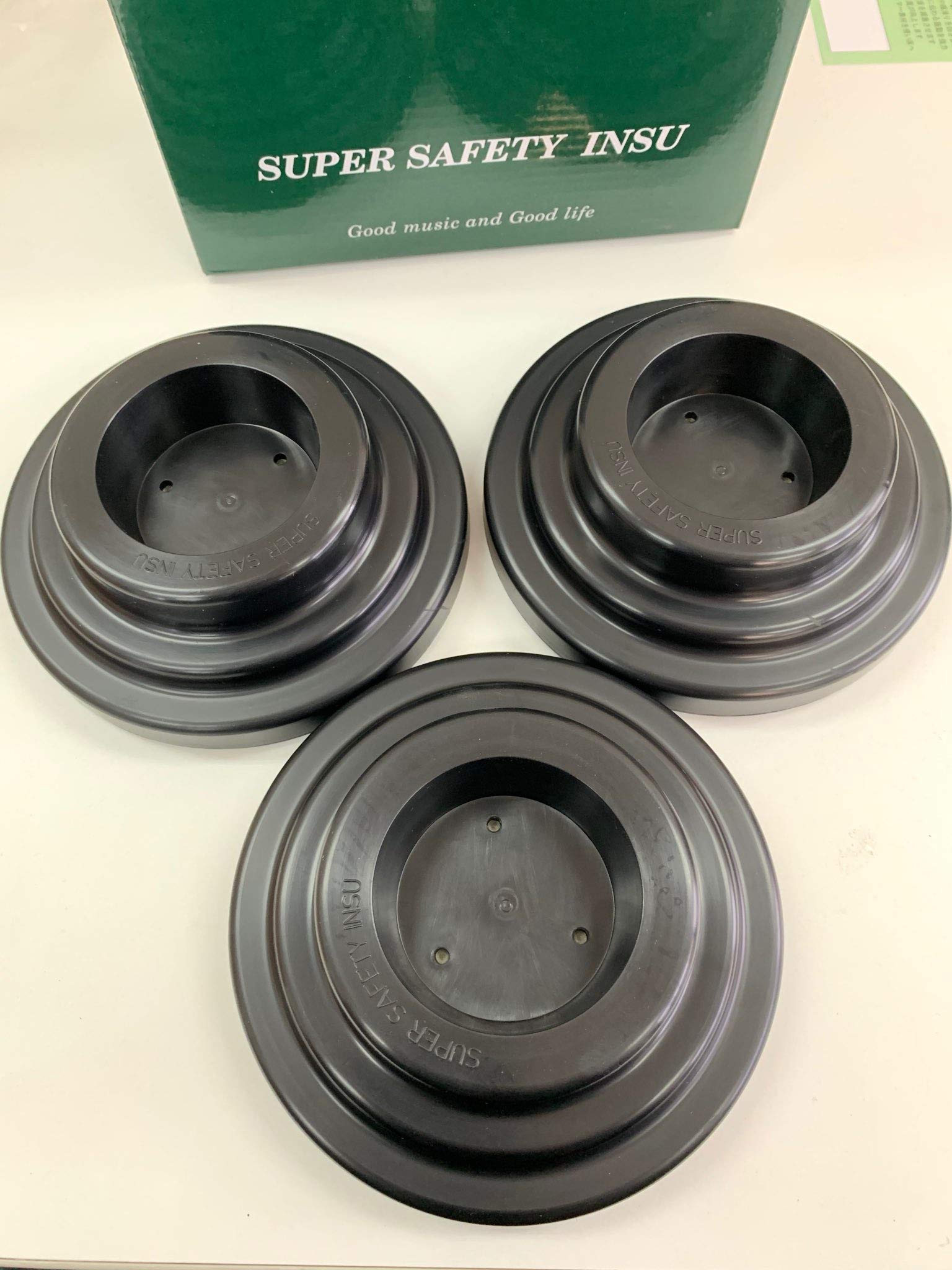 

Itomasa Super Safety Insulator for Grand Pianos Earthquake and Earthquake Resistance (Black) - Soundproofing, Protection,