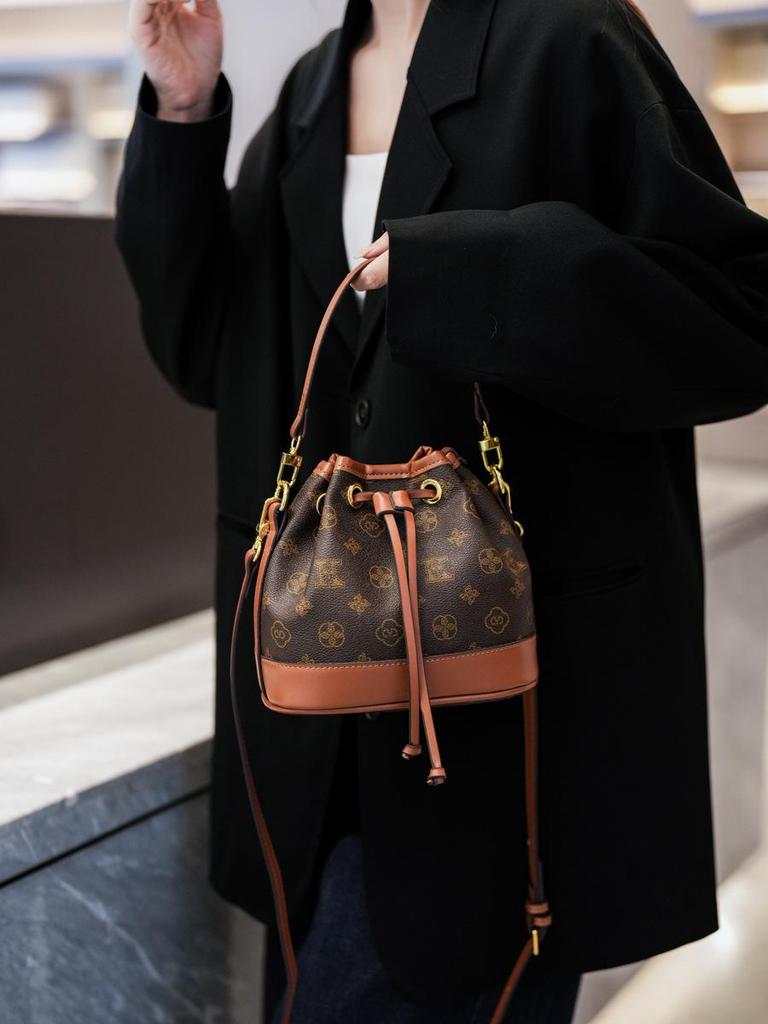 Moda Damska 2025 Mała Torebka Wiaderko ze Sznurkiem - Wszechstronna Torba na Jedno Ramię i Crossbody