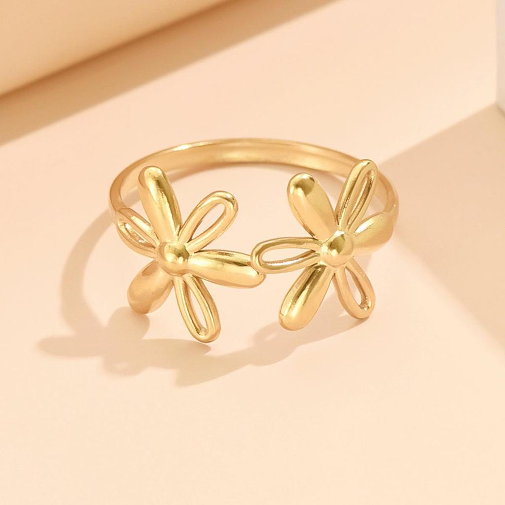 Sweet Daisy Stainless Steel Ring: Women's Fairy Flower Index Finger Jewelry