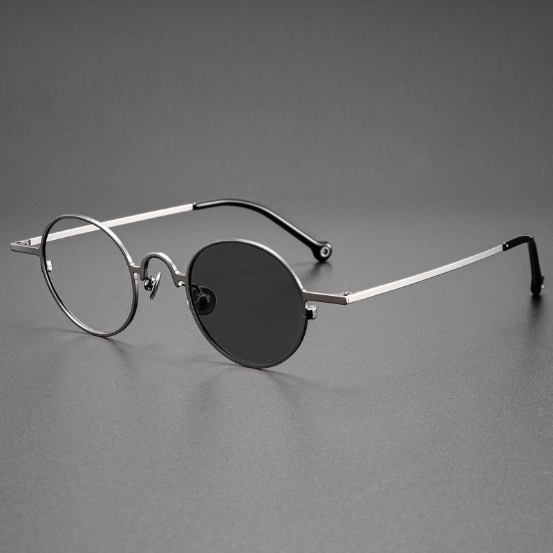 2022 Ultralight Retro Small Round Frame Pure Titanium Glasses Brand Design Photochromic Anti-Blue Light Reading Glasses For Men