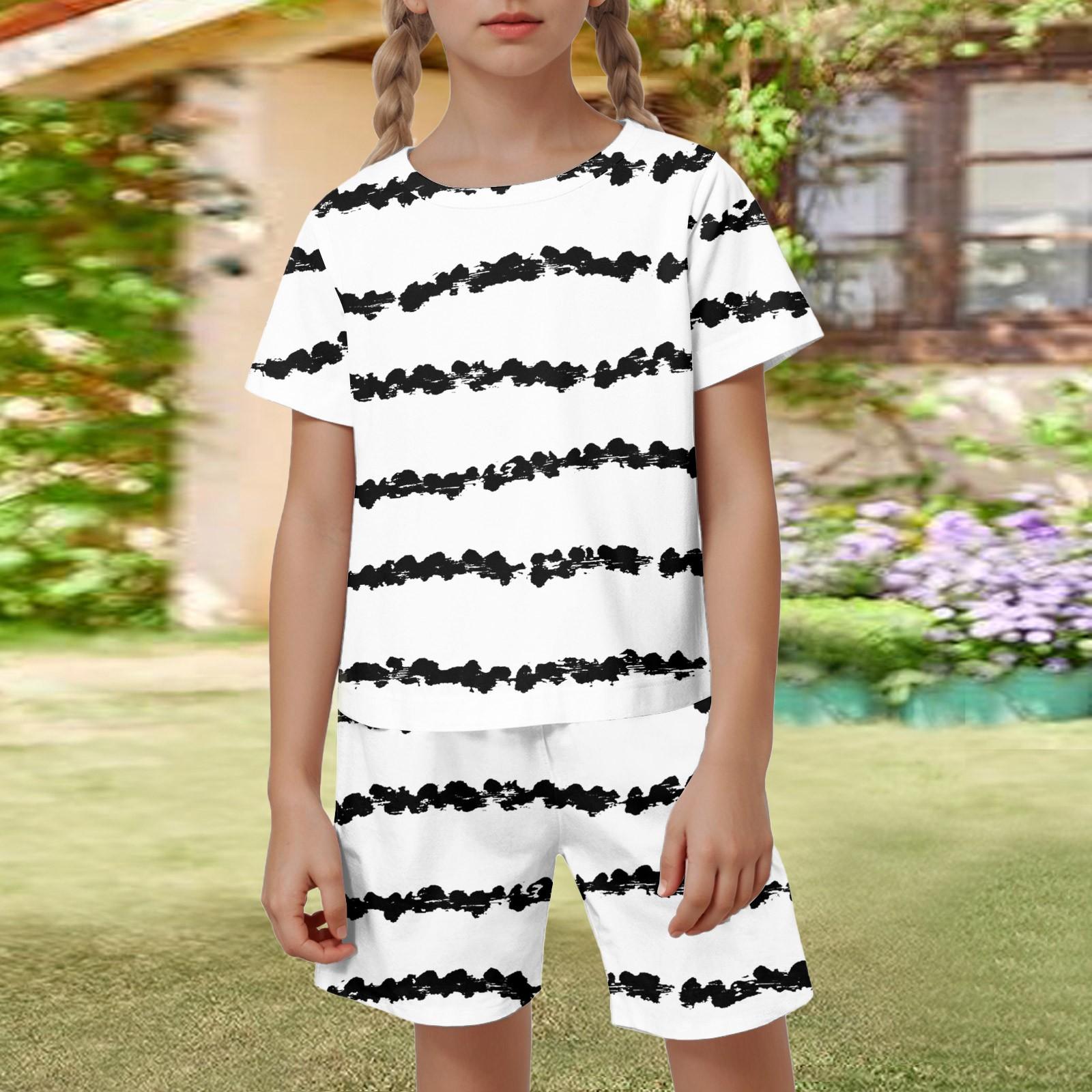 

Детский патриотический наряд - комплект из 2 предметов: короткий рукав и шорты для мальчика и девочки 110 белый