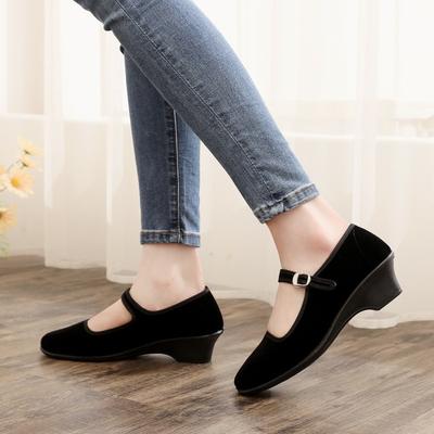 Small Heel Cloth Shoes Etiquette Dance Shoes Ultra-light Soft Sole Breathable Casual Shoes Square Dance Mother Shoes