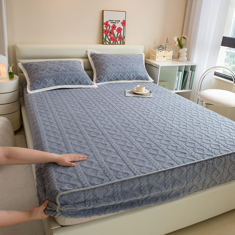 Winter Warm Milk Velvet Pat Trei piese Floare Catifea Suprafață Protecție Cearșaf Pat Husă de praf