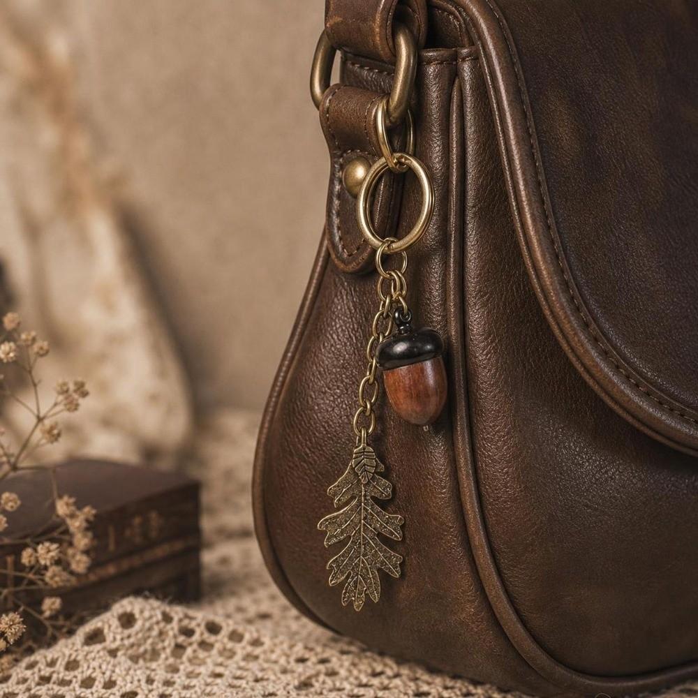 Antique Acorn Keychain Lightweight Metal Keychain Cute Hanging Piece Pendant Charm Car Keychain