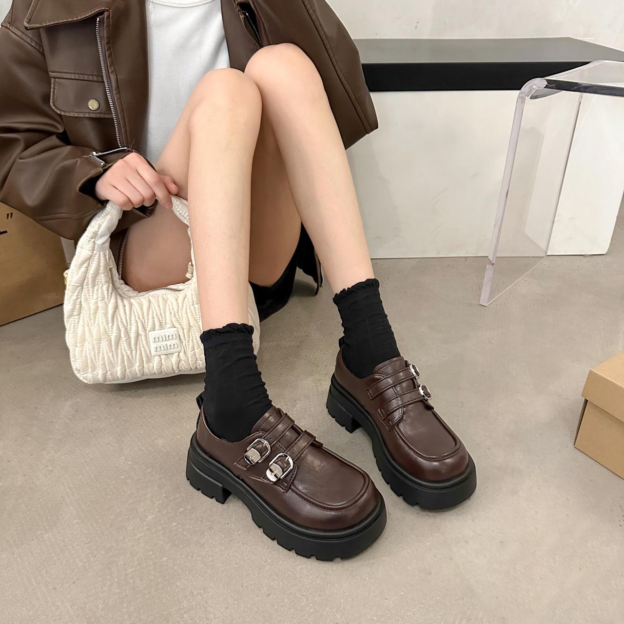 

Single shoes women s 2025 winter new super fire fashion small thick sole with skirt loafers 40 коричневий