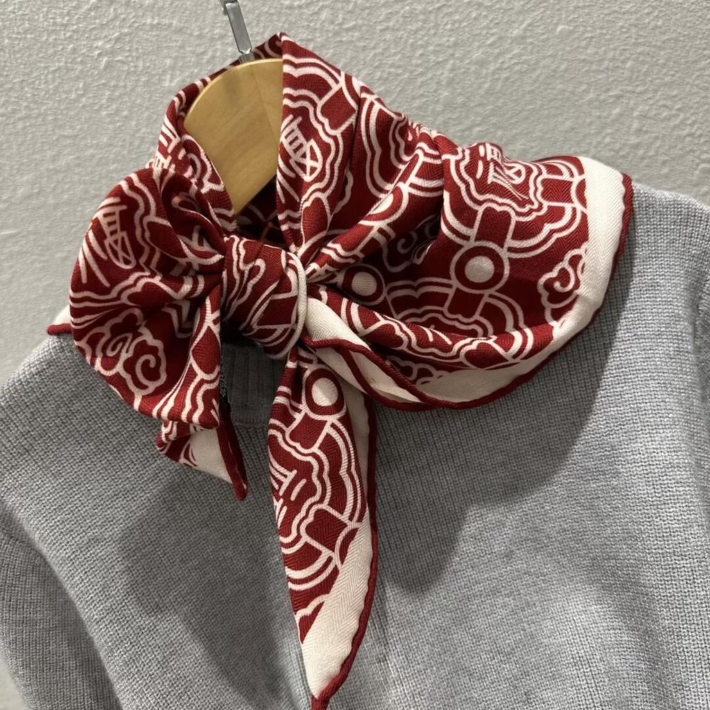 Double-Sided Silk Wool Scarf Women'S Autumn And Winter Silk Wool 70 Square Scarf Warm Dual-Purpose Women'S Versatile Temperament Air Conditioner Neck