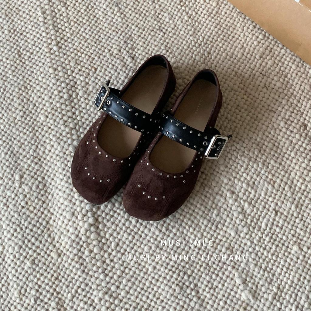 French Late Evening Wind Retro Word with Rivets Mary Jane Shoes Women's 2025 Flat Bottom Shallow Mouth Soft Sole Single Shoes Grandma Shoes