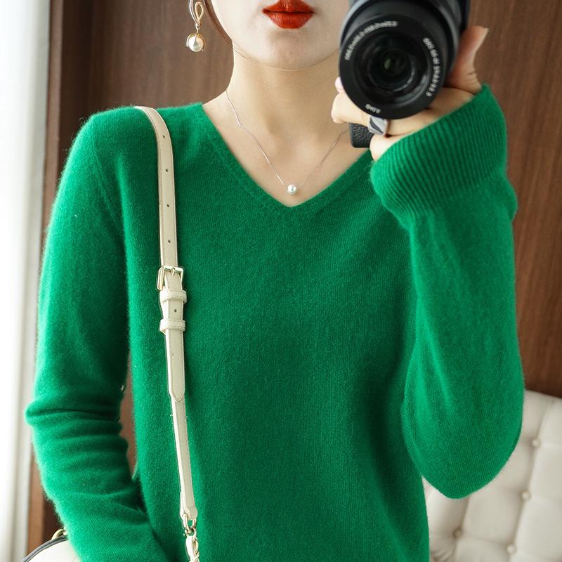Women's V-Neck Pullover Sweater 2023 - Autumn/Winter Slimming Plus Size Basic Knit Top