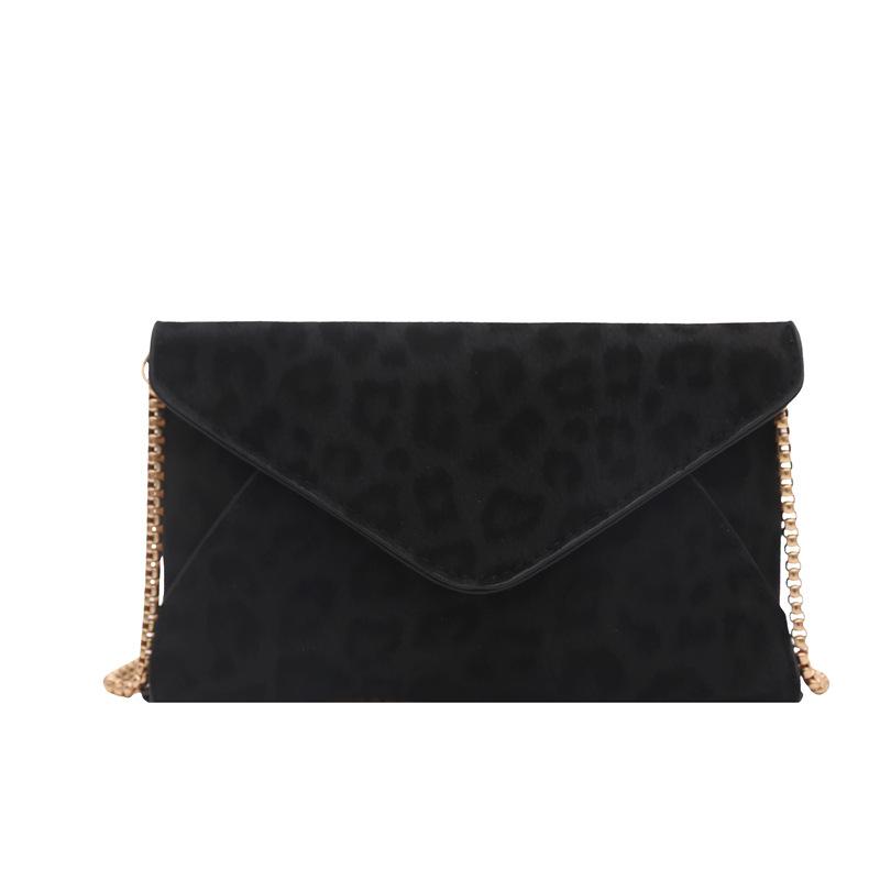 

Chain women s small square bag, new fashionable and beautiful personalized change envelope, messenger mobile phone bag