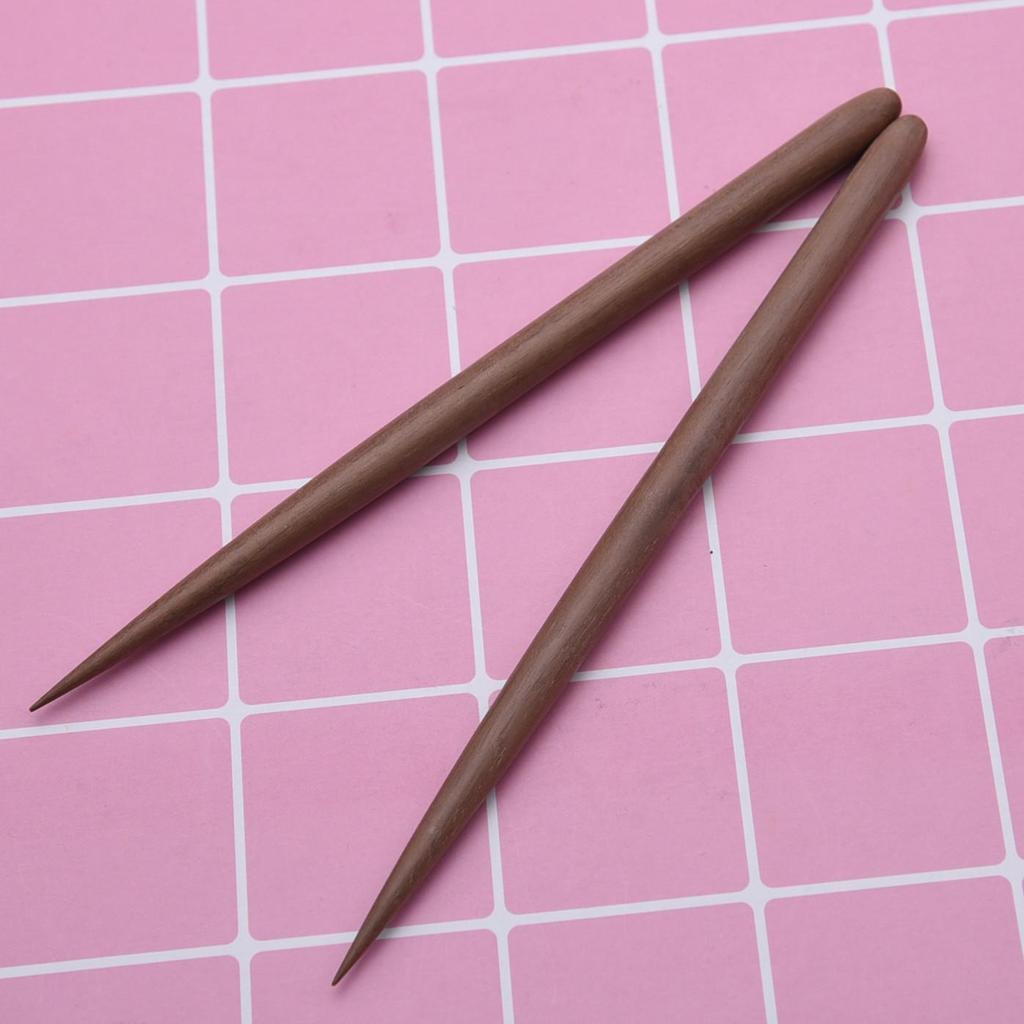 Ultra-Light Walnut Wood Knitting Needles with Clay Details for Wrinkle-Free Figure Clothes