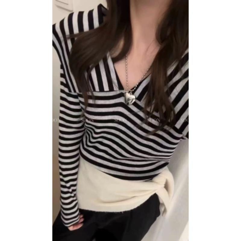 Fashionable Lapel Striped Sweater, A New Design for Women's Autumn and Winter, with A Youthful and Stylish Base Layer Top