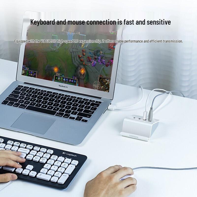 UGREEN USB 3.0 4-Port Hub with Stand