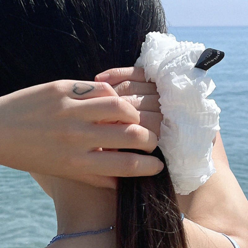 

ОПРЕДЕЛИТЬ ДРУГОЙ РЮШЕВЫЙ Скранчи (белый) White