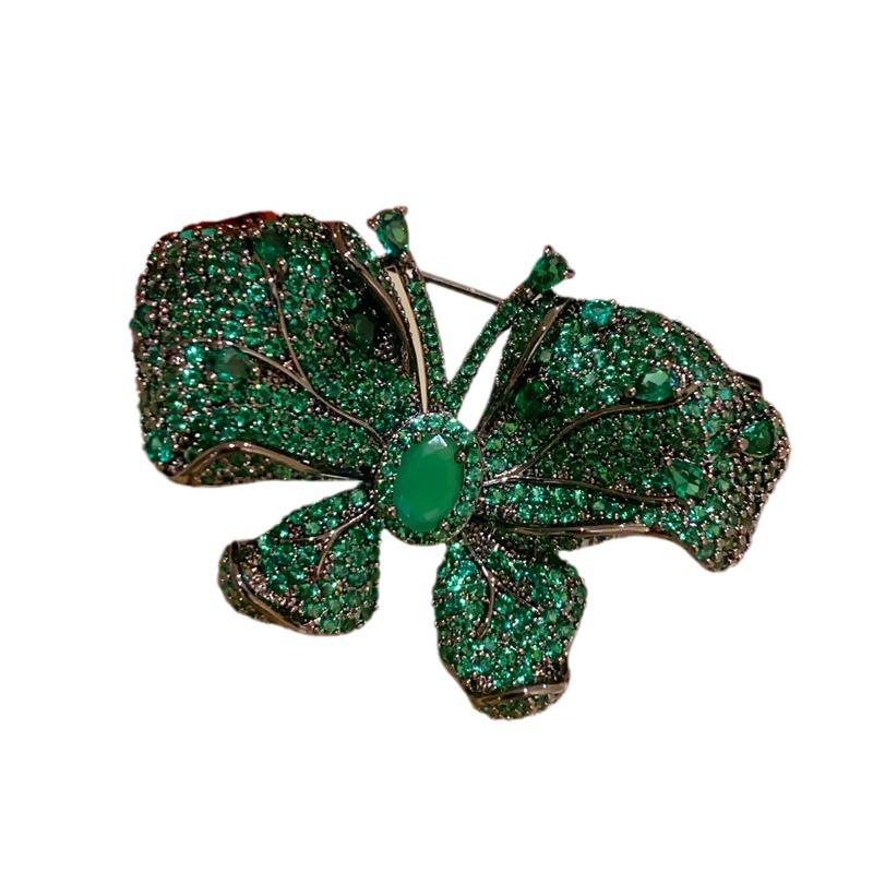 Elegant Women Girls Fashion Exquisite Crystal Butterfly Brooch Pin Classic High-end Lady Rhinestone Vintage Badges Jewelry