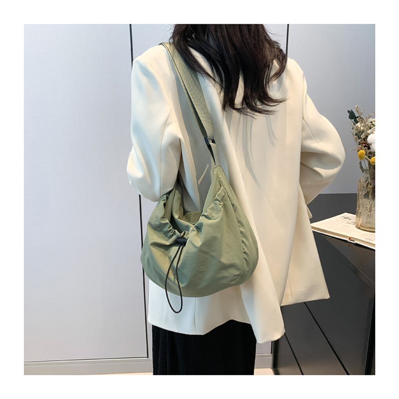 Casual Drawstring Canvas Shoulder Bag for Women Large Capacity Bucket Crossbody Purse Trendy Daily Handbag CLE