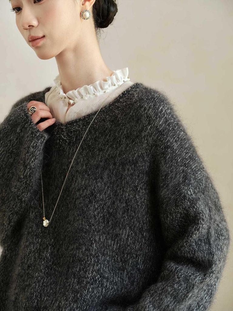 Retro V-Neck Lambswool Cashmere Bouclé Sweater