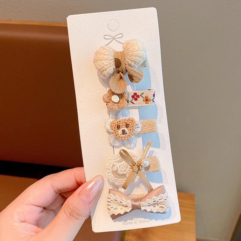 Retro Cute Baby Hair Clips – Gentle Fabric Flower Headwear for Girls