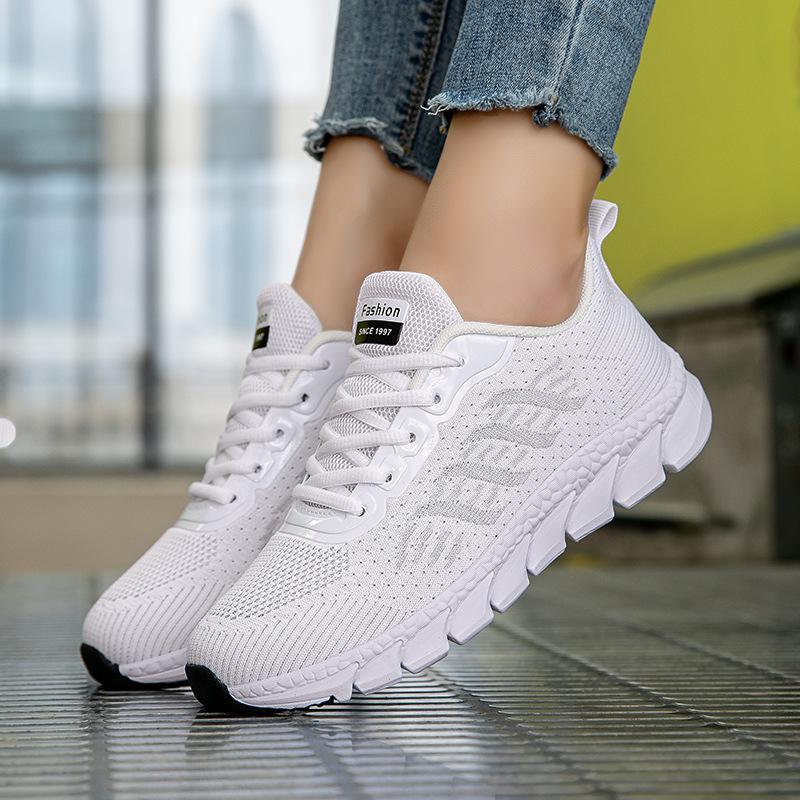 Spring new fly-woven breathable running shoes sports women's casual shoes soft-soled couples with the same versatile little white shoes