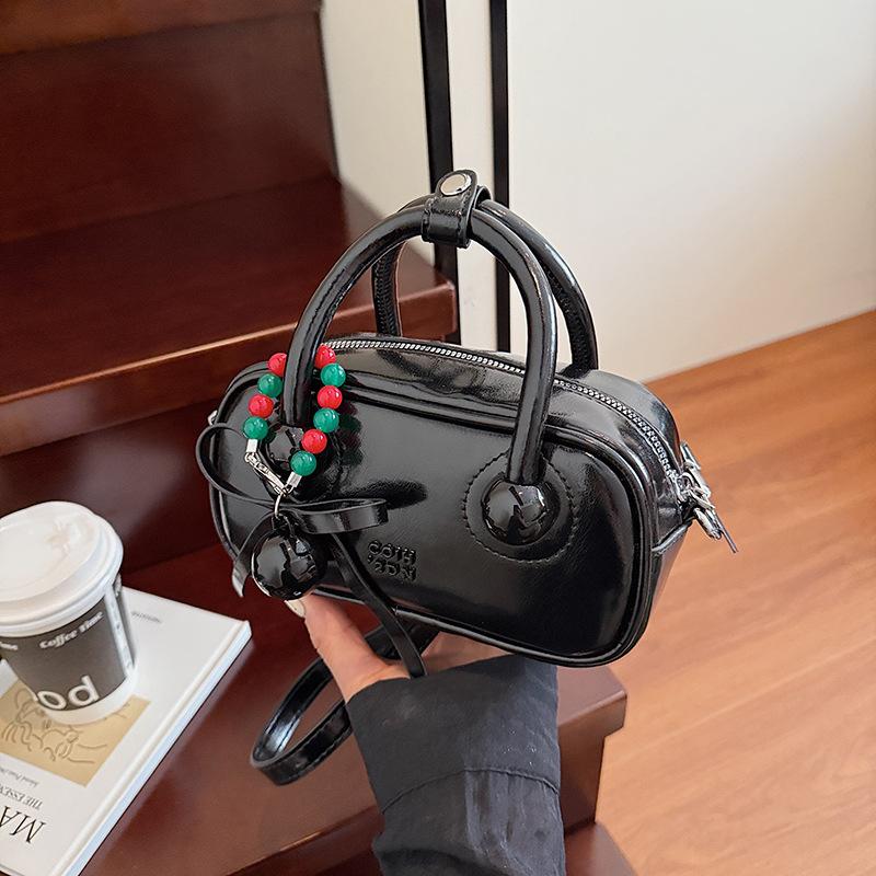 

New summer pillow bag women s portable messenger bag sweet date exquisite women s bag shoulder small square bag чёрный