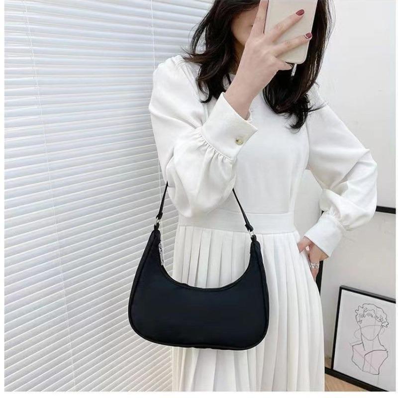 Korean version of nylon underarm bag women's new trendy dumpling bag high-end sense solid color shoulder bag lightweight small satchel