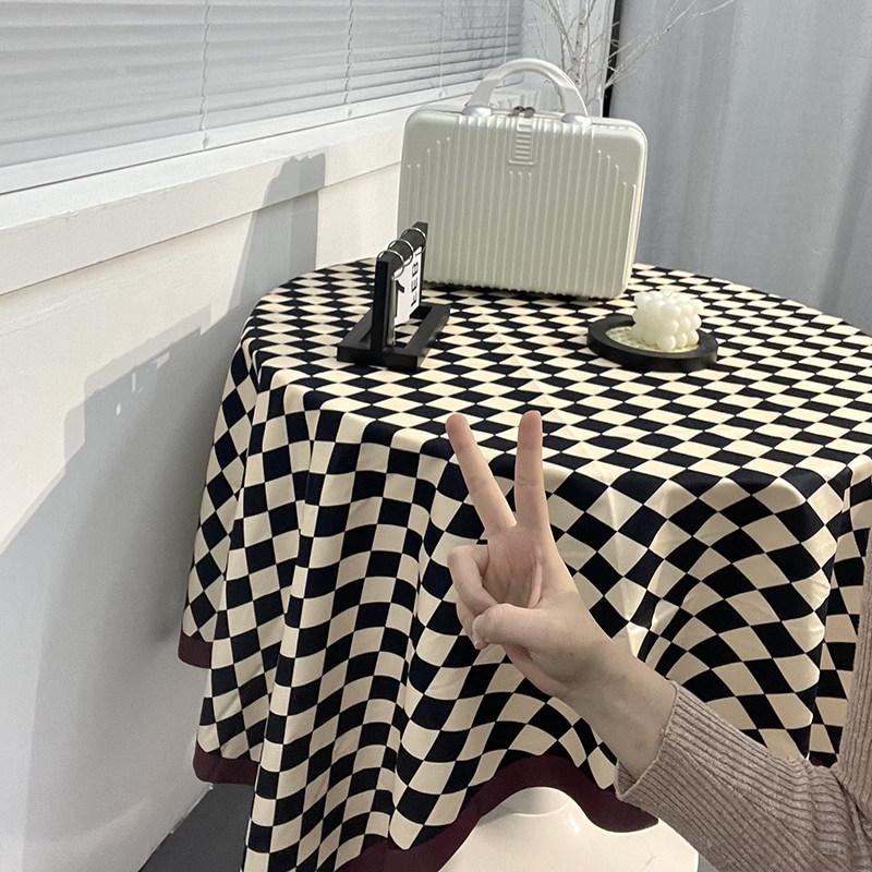 Checkered Retro Luxury Tablecloth - Rectangular/Round Dining & Coffee Table Mat