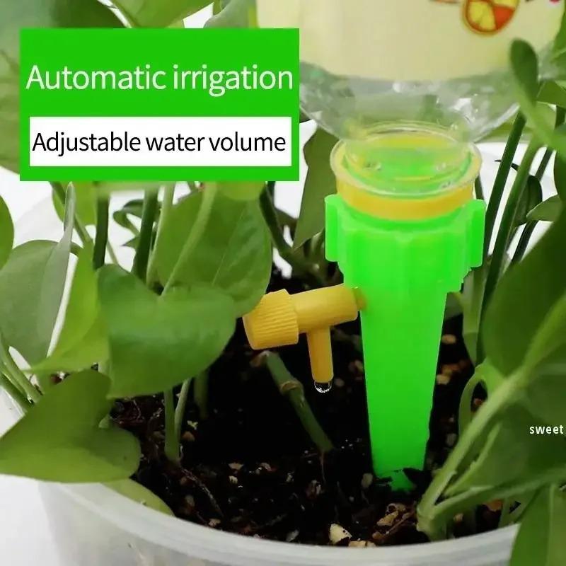Sistema di irrigazione a goccia automatico Punta autoirrigante per piante da fiore Dispositivo gocciolatore automatico regolabile per giardino in serra