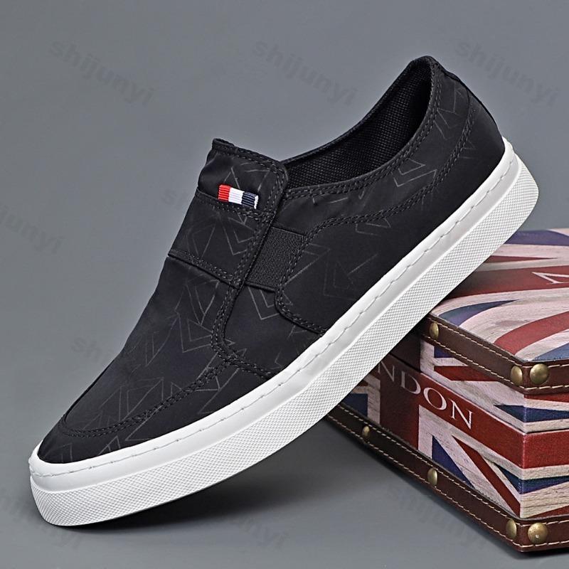 Fashion Mens Casual Shoes Cloth Flat Shoes Autumn 2025 New Male Sneakers Men Classics Luxury Design Canvas Skate Shoe Zapatillas Hombre
