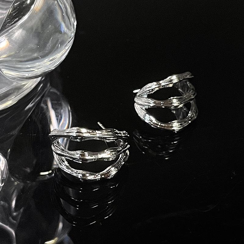 Fish Tail Coiled Earrings Trendy Cool Light Luxury Personality Niche Design High Sense Earrings Simple Earrings Women