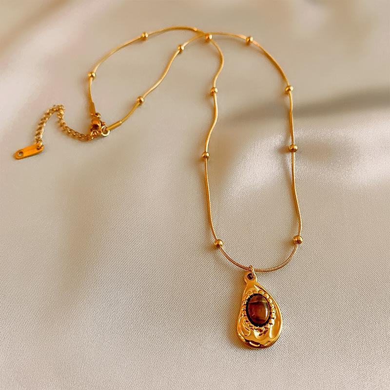 Melad Coffee Colored Tiger Eye Stone Bead Necklace, Niche Retro Collarbone Chain, Personalized and Fashionable Design Accessory