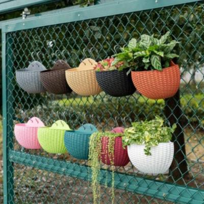 Europäischer Stil Imitation Rattan Wandbehang Halbrunder Blumentopf Pflanzgefäß Halbrunder Wandblumentopf Balkon Haushalt Outdoor