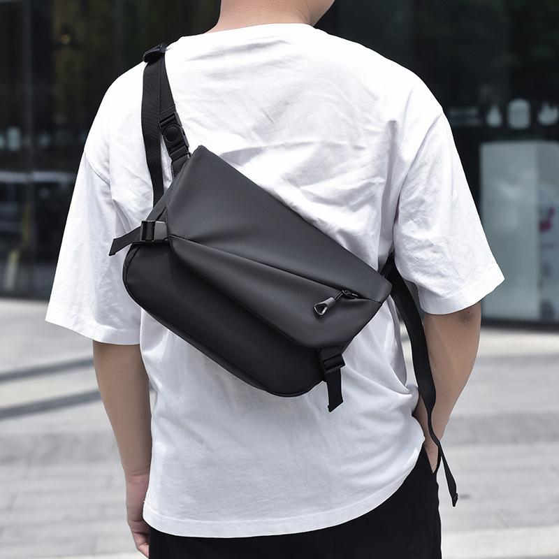 Men's Large-capacity Casual Bag Outdoor Sports Fashion Leather One-shoulder Crossbody Bag