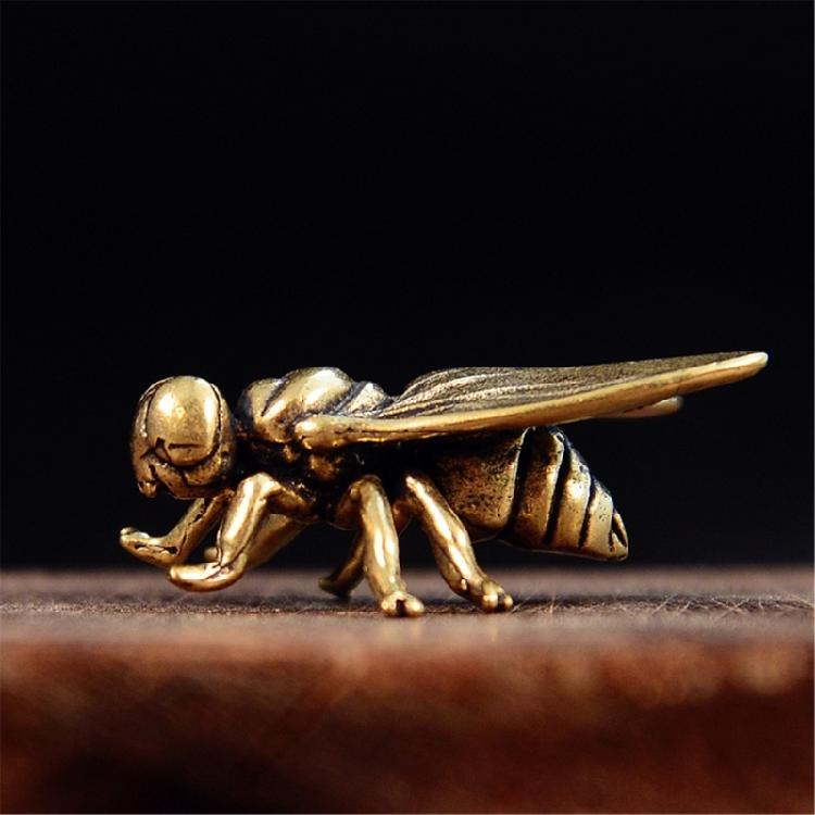 Unique Bronze Insect Necklace Old Encouraged Plan Thin Comfort Fine Detailed Wing Engraving Jewelry
