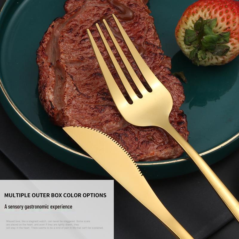 Zestaw sztućców ze stali nierdzewnej w kolorze złotym: Nóż, Widelec, Łyżka, Nóż do steków, Łyżeczka do kawy i Widelec obiadowy dla Hotelu i Restauracji