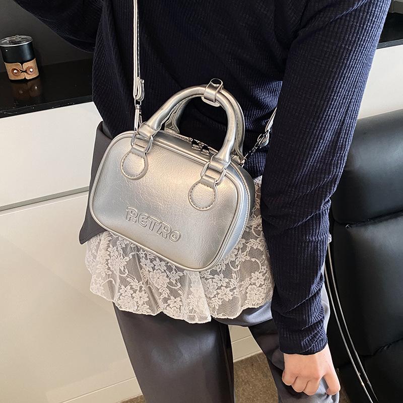 Solid color handbag women's 2025 new trendy fashion temperament shoulder bag trendy messenger small square bag women