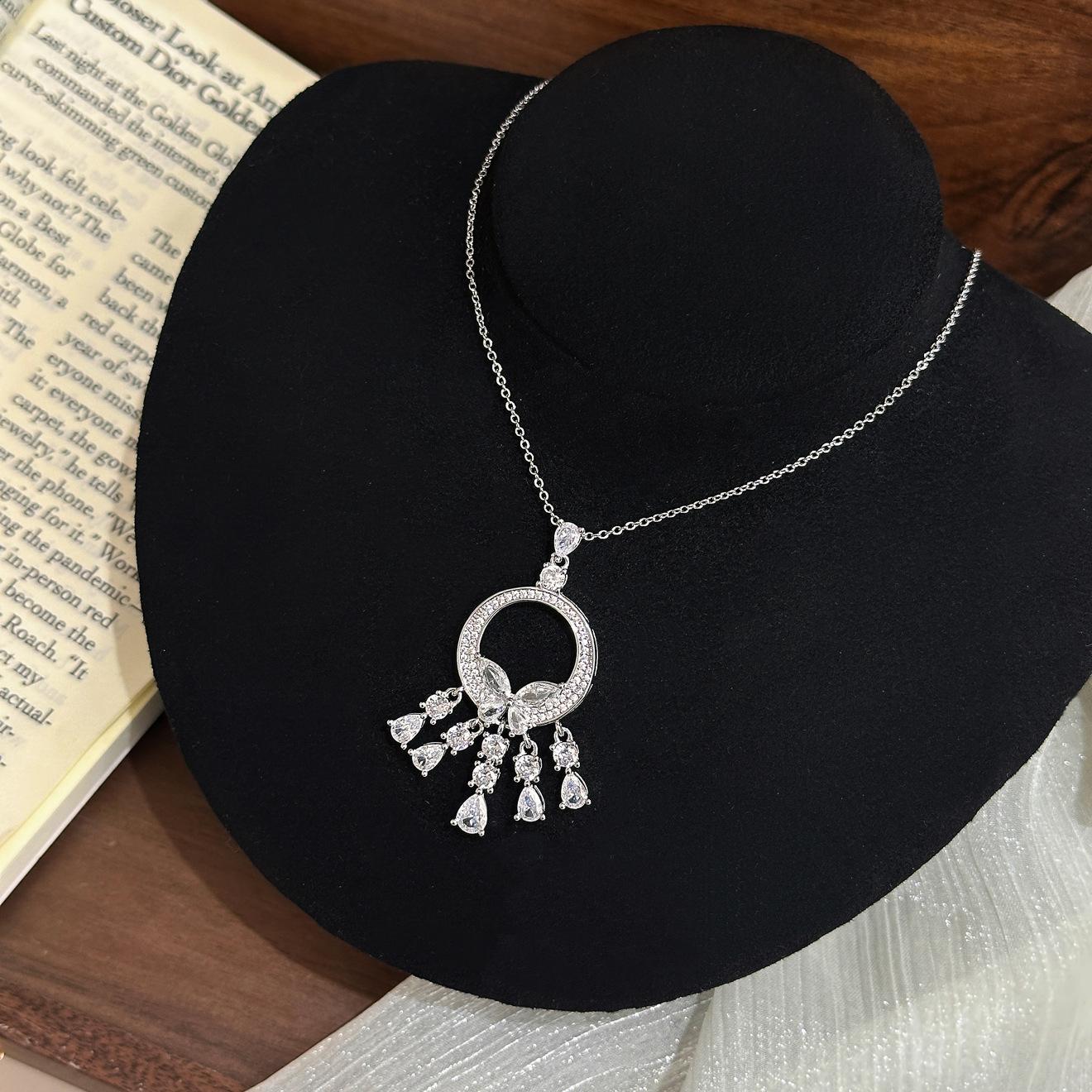 French super flash exaggerated red butterfly flower fringed pendant necklace light luxury heavy industry sweater chain