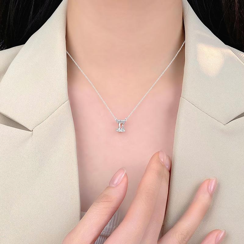 Exquisite Geometric Small Waist Necklace for Women, Light Luxury, Niche Design, High-end Neck Decoration